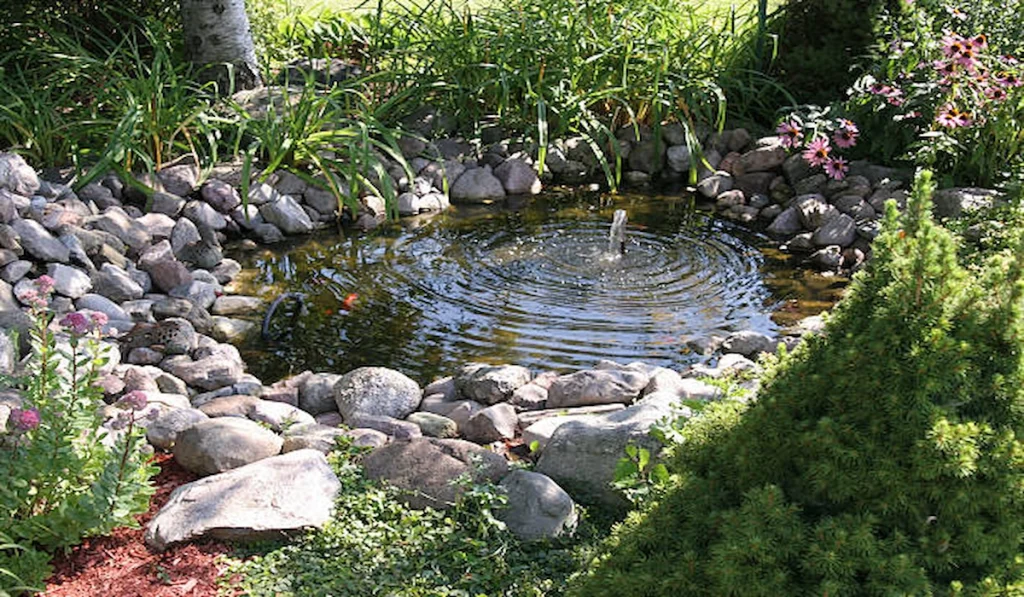  Small Garden Fountain or Pond